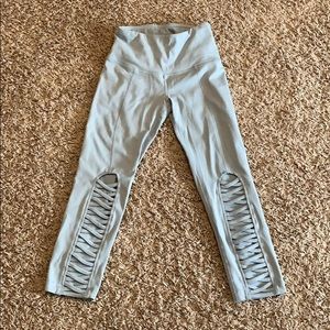 YOGALICIOUS cut-out Capri athletic leggings
